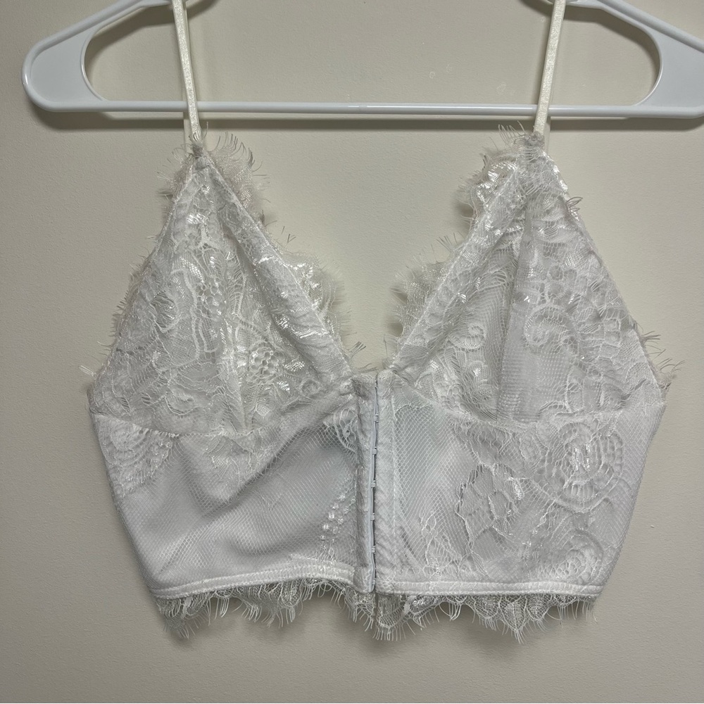 Prettylittlething white lace longline bralette with adjustable straps‎ size 4